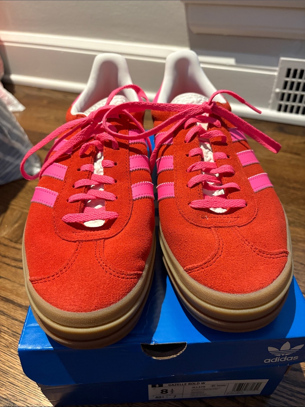 Adidas gazelle bold red suede hot pink stripes - Picture 7 of 12